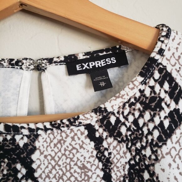Express Snakeskin Print Puff Sleeve Top Black/White Size Women's XS Keyhole Back - Picture 2 of 10